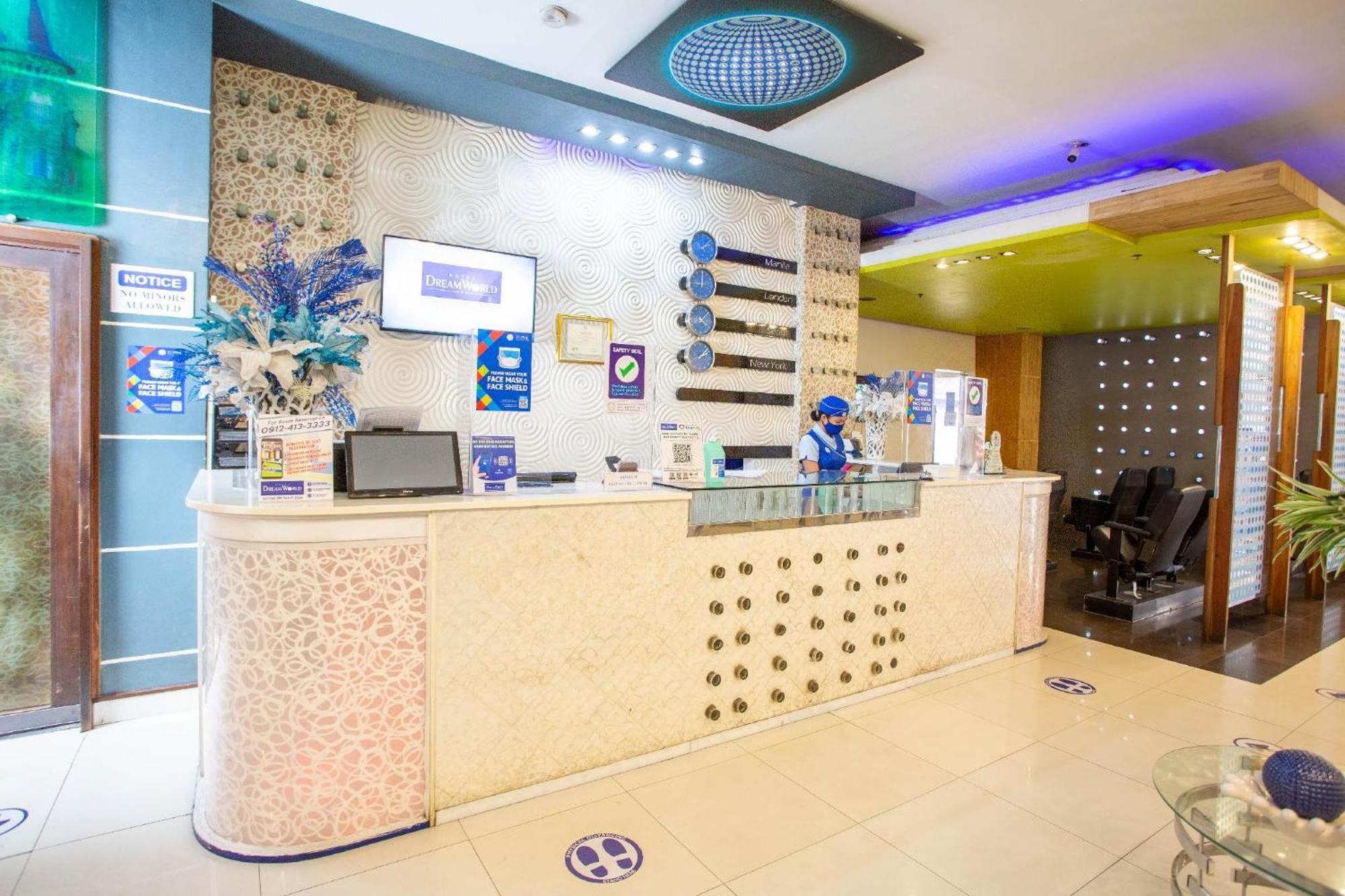 Hotel Dreamworld North Edsa Кесон-Сіті Екстер'єр фото